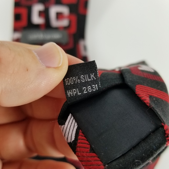 CROFT & BARROW | 100% silk tie - Picture 4 of 4